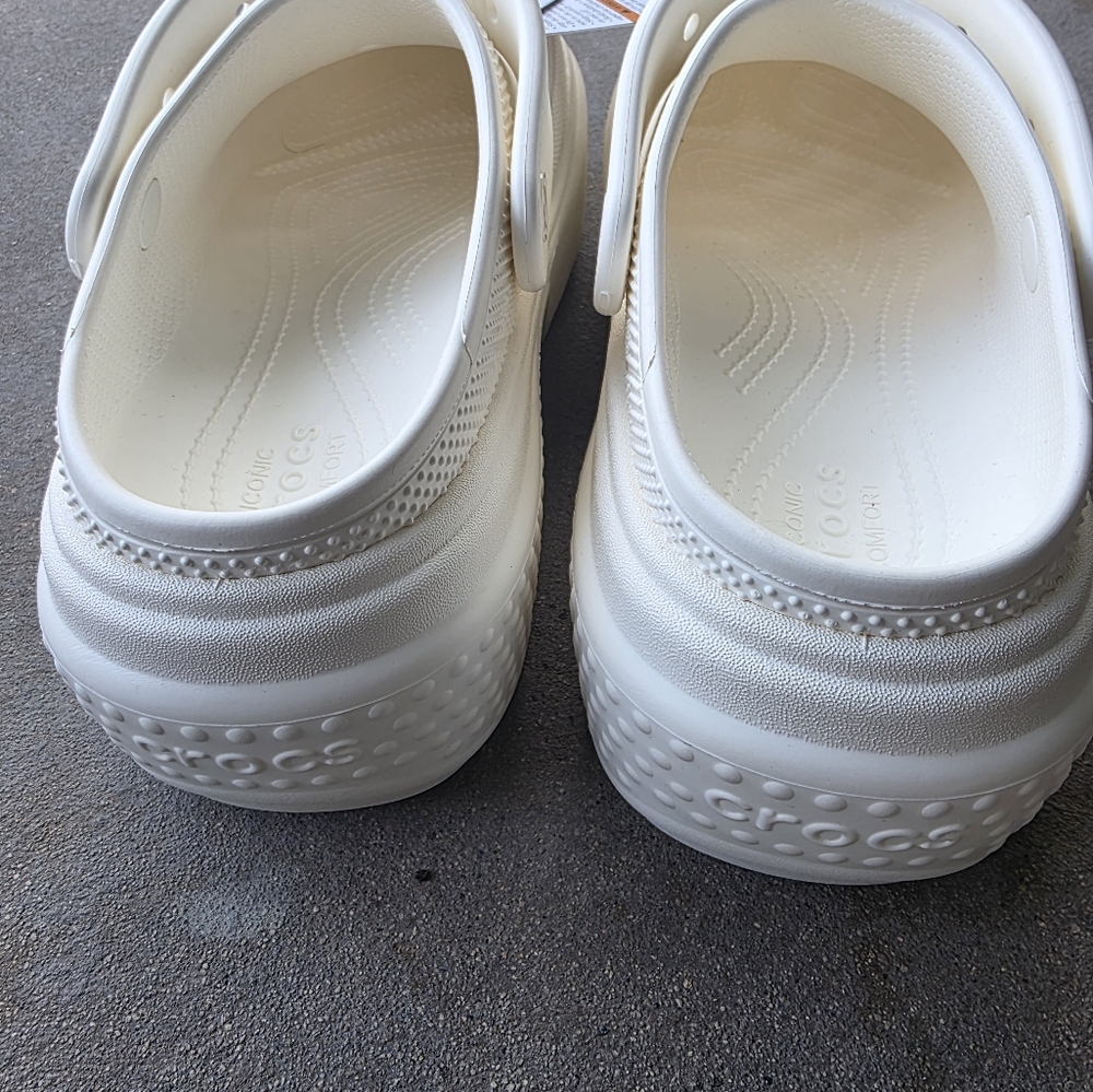 NWT Crocs Stomp Platform Clogs - Picture 4 of 7